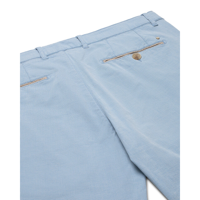 Com4 Chino 21282133 Com4 Chino 21282133 large