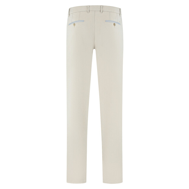 Com4 Chino 21282133 Com4 Chino 21282133 large