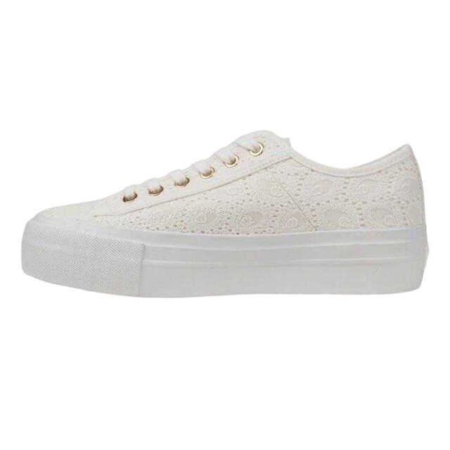 Lee Cooper Dames lace overlay trainers UTPP10778_white large