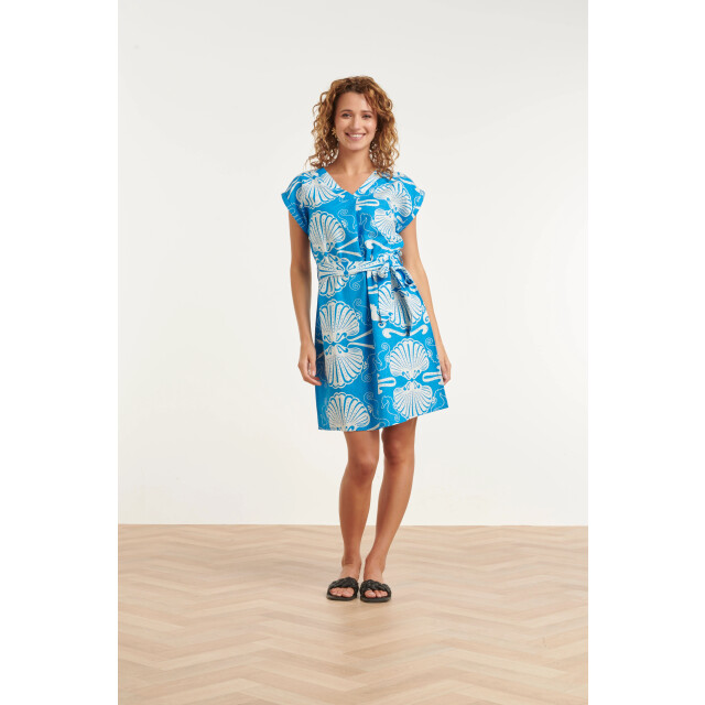 Smashed Lemon Blauwe jurk met witte schelpenprint en ceintuur | 8718679039994 large