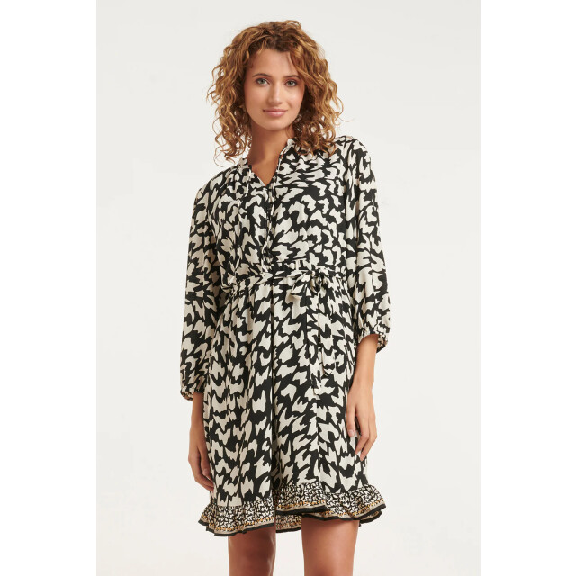 Smashed Lemon Zwart-witte dierachtig print jurk met ceintuur en ruffle detail | 8718679040396 large