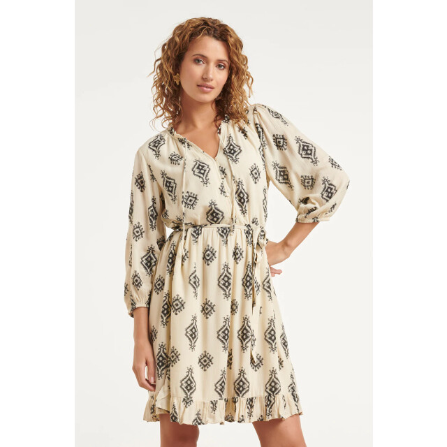 Smashed Lemon Crème jurk met zwarte geometrische print en ceintuur | 8718679040716 large