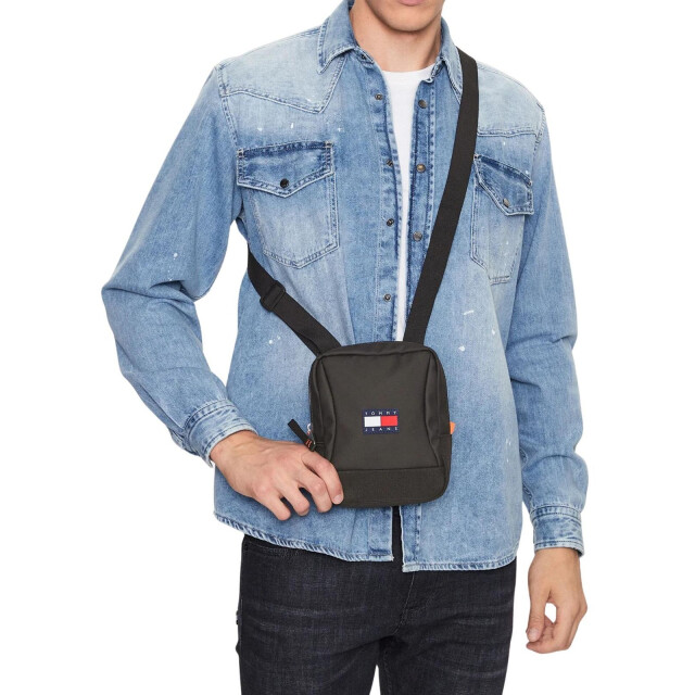 Tommy Hilfiger Logo crossbody tas UTNA1415_black large