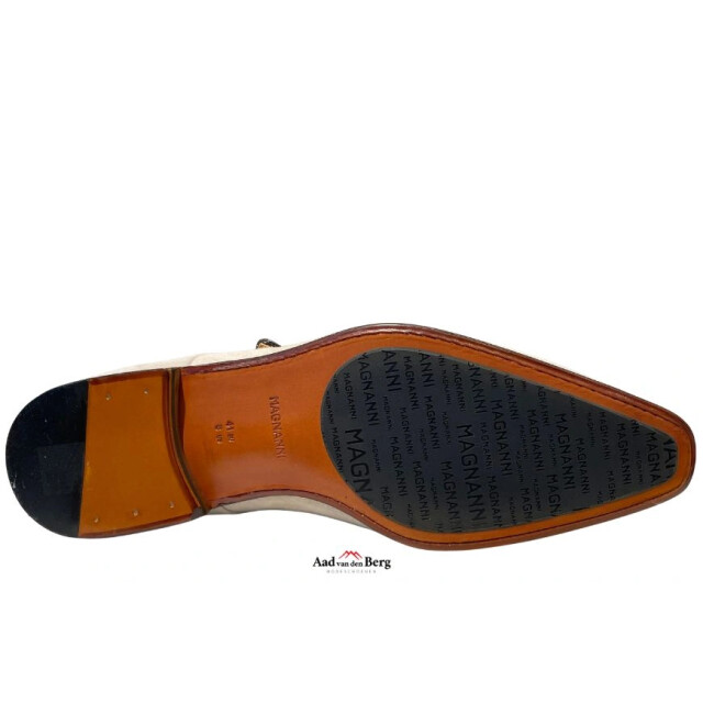 Magnanni 23040 270 bol Geklede schoenen Beige 23040 270 bol large
