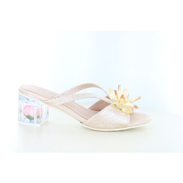 Laura Vita Mdiego 02 214.97.007 large