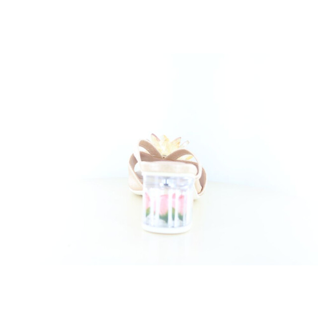 Laura Vita Mdiego 02 214.97.007 large