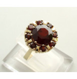 Christian 14 karaat gouden ring met granaat