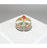 Christian Gouden ring met ovale bloedkoraal