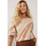 Yaya 01-000158-210 trui met ronde hals en retro print indian tan sand dessin