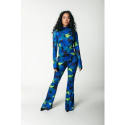 Colourful Rebel Neyo moved flower top