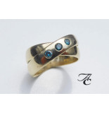 Atelier Christian Gouden ring met blue diamonds