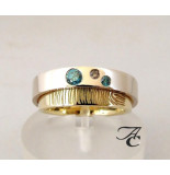 Atelier Christian Vingerprint trouwring met blauwe en bruine diamant