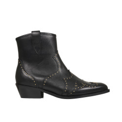 DWRS Label Lyon studs
