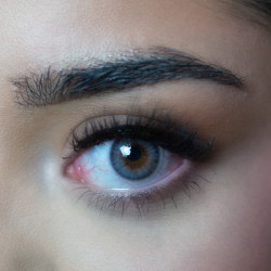 DEZZY'S Kleurlenzen | blisterpack | real sky gray ( jaarlenzen)