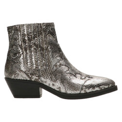 Maruti Tessy leather