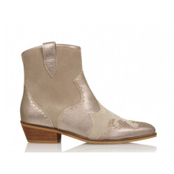 DWRS Label Lyon studs