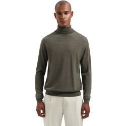 Dstrezzed Destin turtleneck