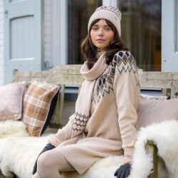 HV Society Scarf hvsrobertina