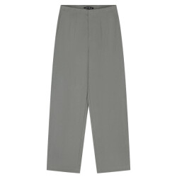 Olaf Hussein Broek w240403 crinkled