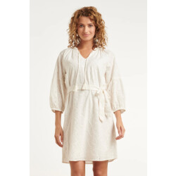 Smashed Lemon Crème jurk met broderie en tailleceintuur |